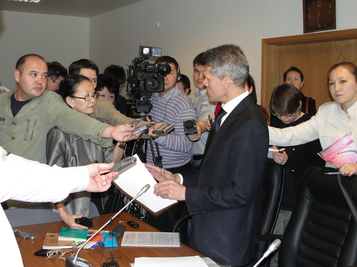 2010, Astana. Talking to journalsists after supervisory court hearing at the Supreme Court of the Republic of Kazakhstan on the case of human rights activist Zhovtis Y.